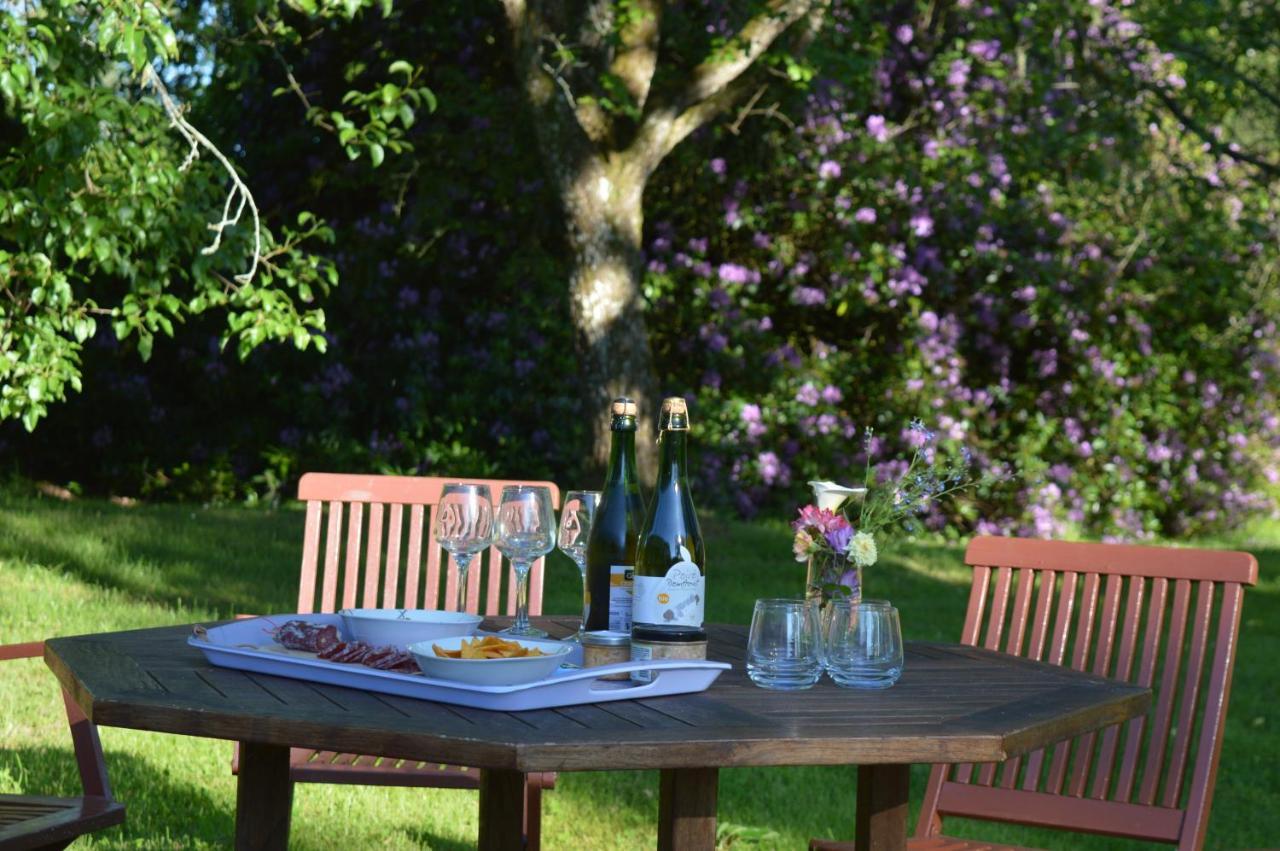 Du Rochelu 4 Etoiles 5000 M2 Of Garden, Near To Mont Saint Michel & Granville Island Holiday home Bourguenolles