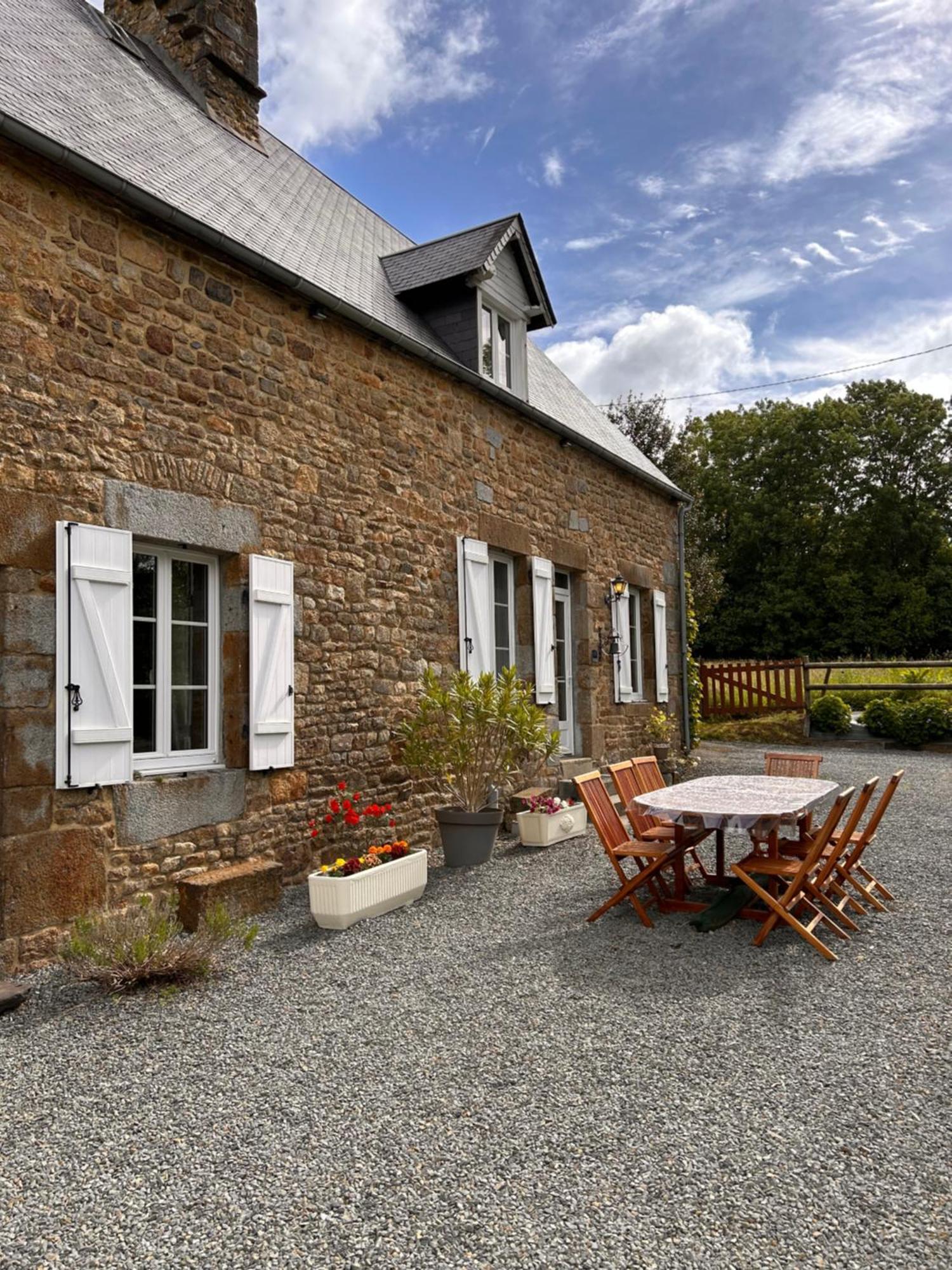 Holiday home Du Rochelu 4 Etoiles 5000 M2 Of Garden, Near To Mont Saint Michel & Granville Island Bourguenolles